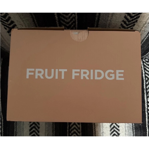 Mini Beauty Fridge.Peach Fruit Fridge . Keep your skin care and makeup , snacks - Picture 5 of 6